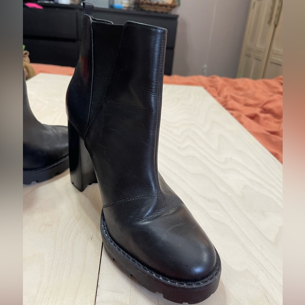 Saks Fifth Avenue Heeled Black Leather Booties Boots size 10 - Picture 6 of 12